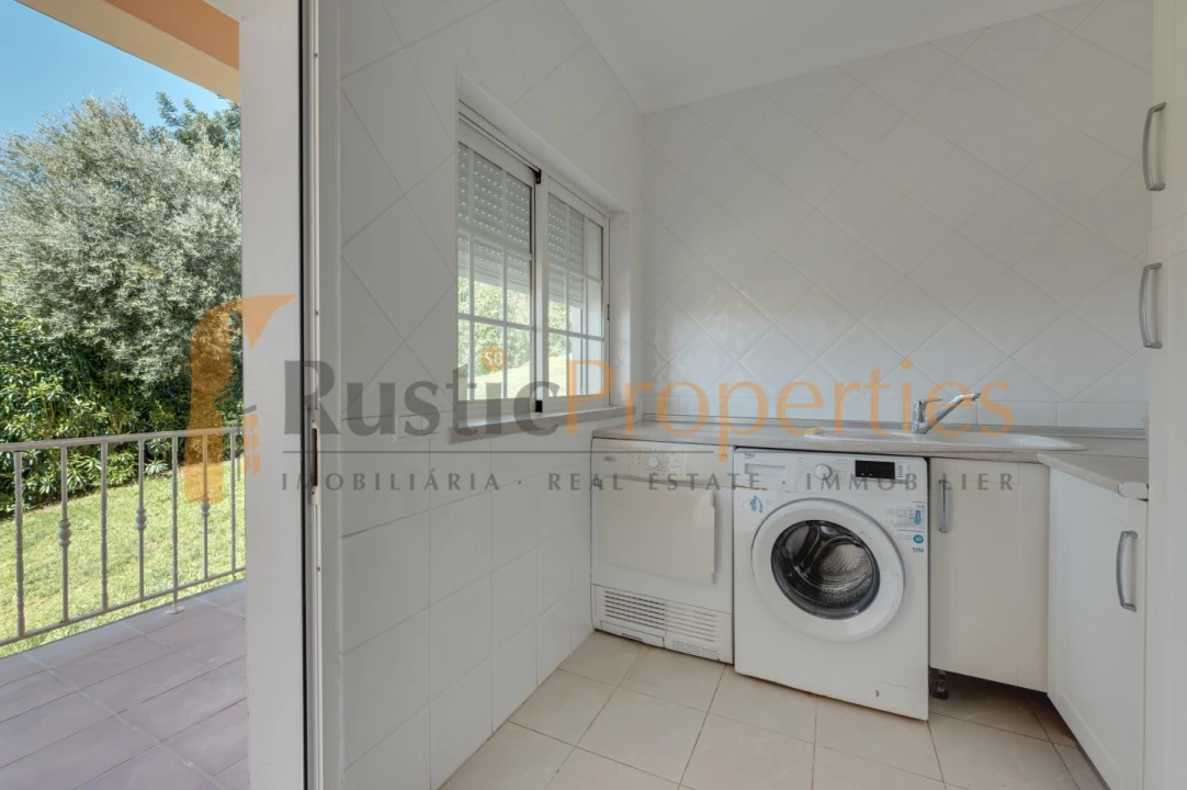 Moradia T5 para Venda em Loule (São Sebastião) Foto 24