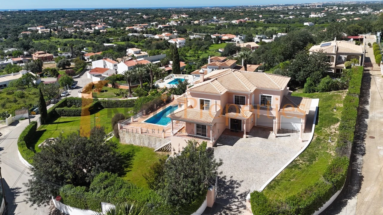 Moradia T5 para Venda em Loule (São Sebastião) Foto 29