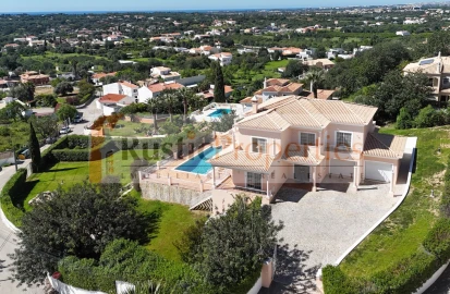 Moradia T5 para Venda em Loule (São Sebastião)