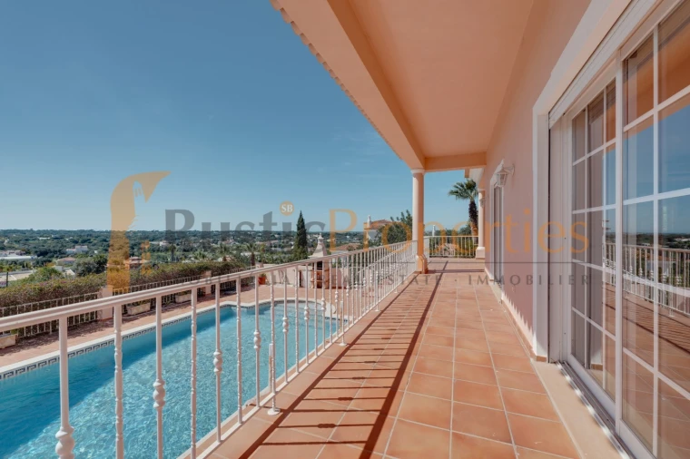 Moradia T5 para Venda em Loule (São Sebastião) Foto 4