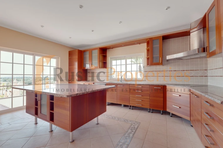 Moradia T5 para Venda em Loule (São Sebastião) Foto 10