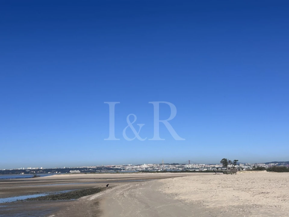 Apartamento T4 para Venda em Barreiro e Lavradio Foto 30