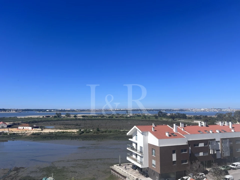 Apartamento T4 para Venda em Barreiro e Lavradio Foto 2