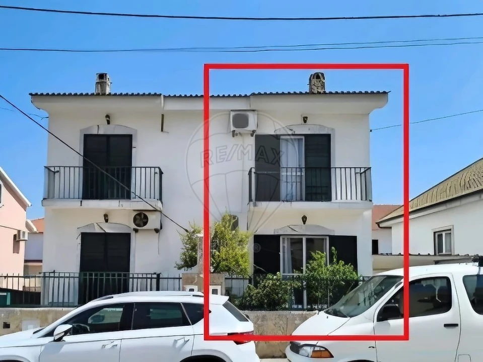 Moradia T3 para Arrendamento em Quinta do Conde Foto 2