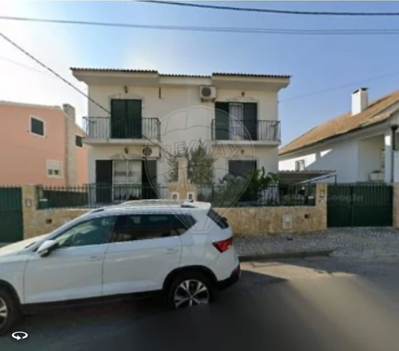 Moradia T3 para Arrendamento em Quinta do Conde Foto 3