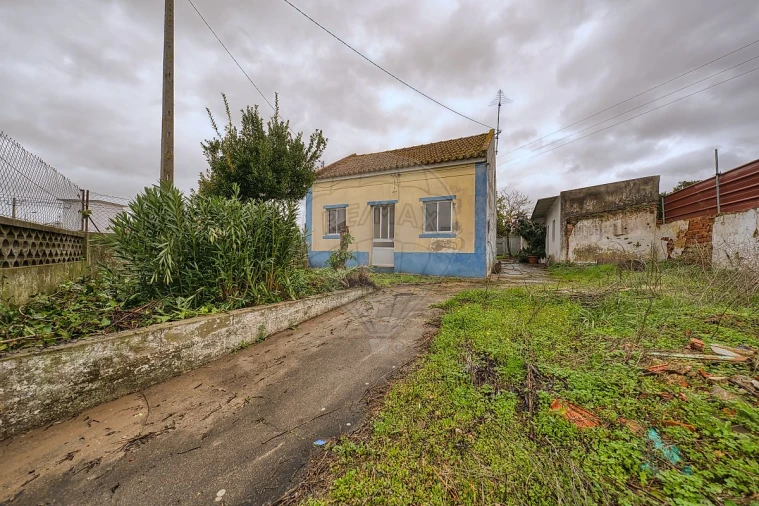 Moradia T2 para Venda em Vale de Cavalos Foto 3