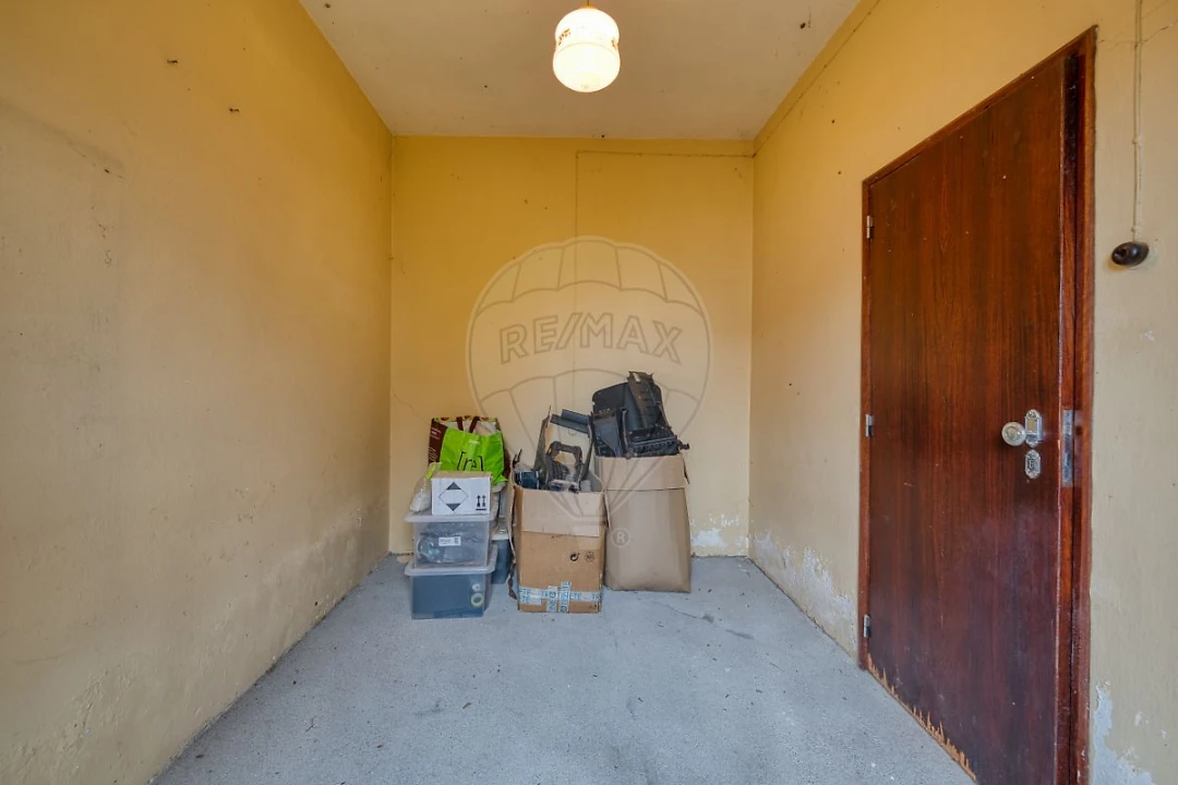 Moradia T2 para Venda em Vale de Cavalos Foto 13