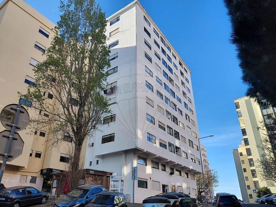 Apartamento T3 para Venda em Cacém e São Marcos Foto 3