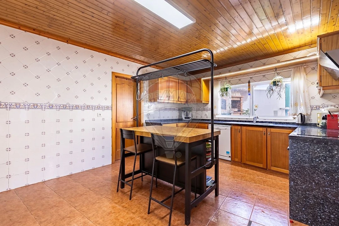 Moradia T4 para Venda em Maxial e Monte Redondo Foto 10