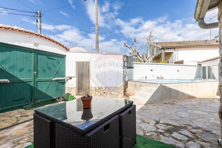 Moradia T4 para Venda em Maxial e Monte Redondo Foto 32