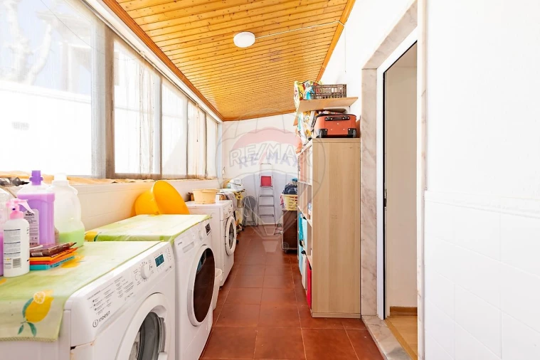 Moradia T4 para Venda em Maxial e Monte Redondo Foto 26