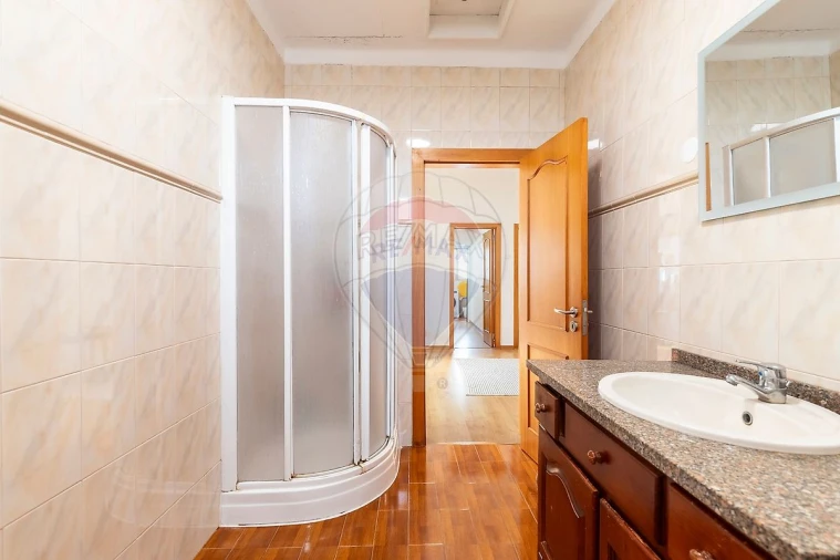 Moradia T4 para Venda em Maxial e Monte Redondo Foto 18