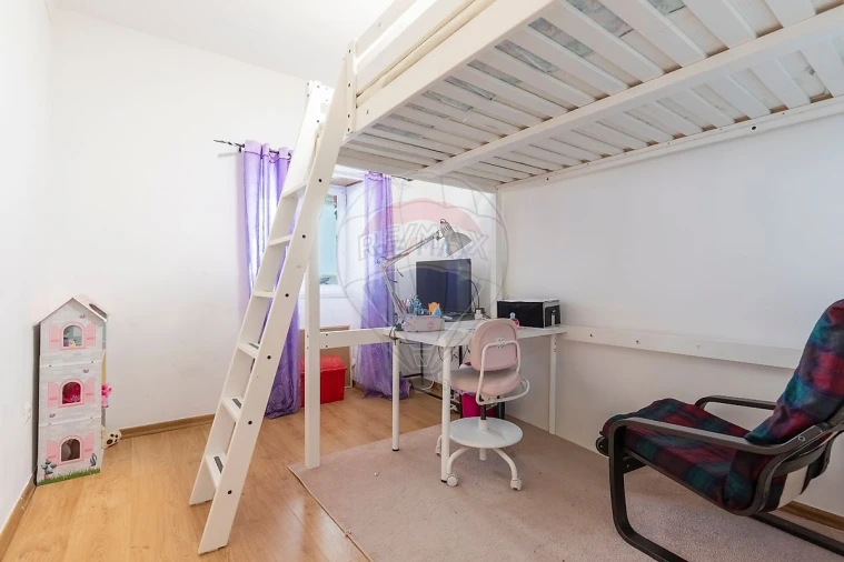 Moradia T4 para Venda em Maxial e Monte Redondo Foto 19