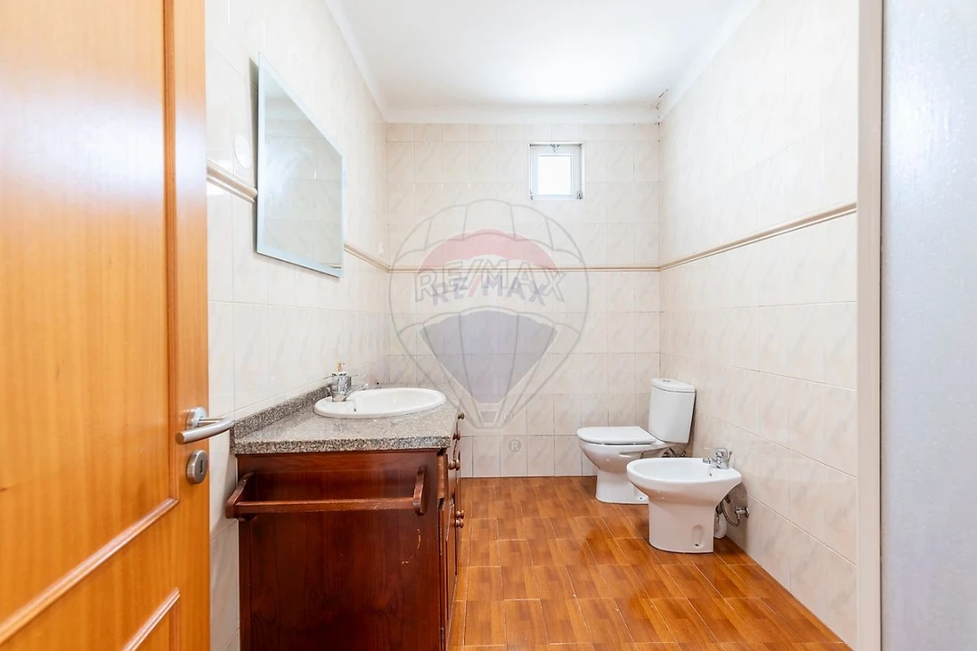 Moradia T4 para Venda em Maxial e Monte Redondo Foto 17