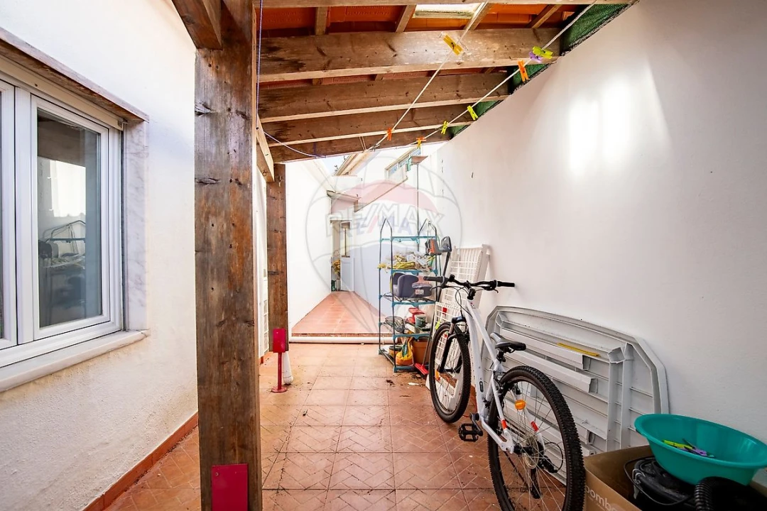 Moradia T4 para Venda em Maxial e Monte Redondo Foto 27