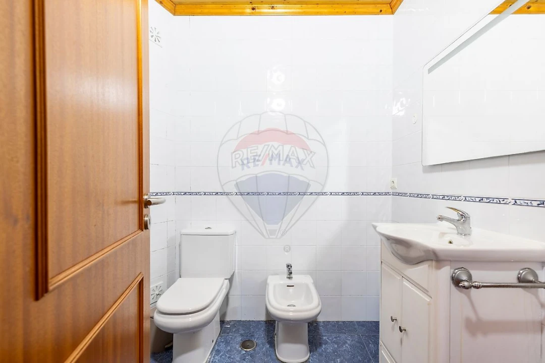 Moradia T4 para Venda em Maxial e Monte Redondo Foto 22