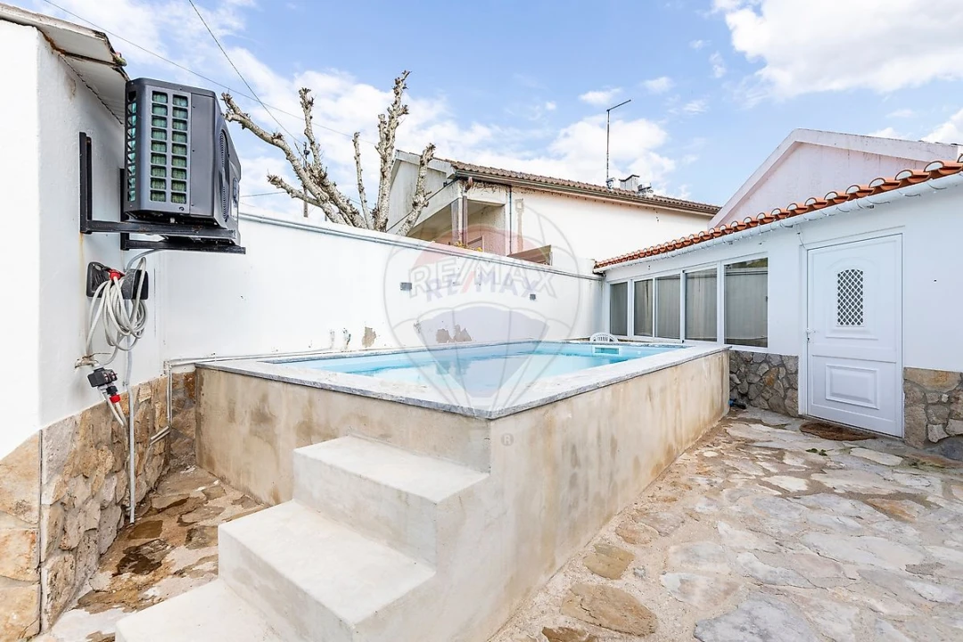 Moradia T4 para Venda em Maxial e Monte Redondo Foto 29