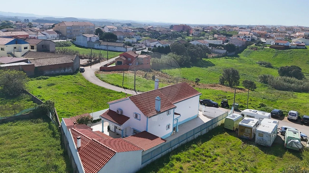 Moradia T4 para Venda em Campelos e Outeiro da Cabeça Foto 44