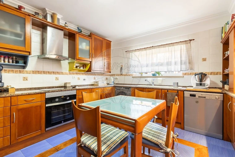 Moradia T4 para Venda em Campelos e Outeiro da Cabeça Foto 8