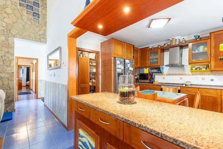 Moradia T4 para Venda em Campelos e Outeiro da Cabeça Foto 6