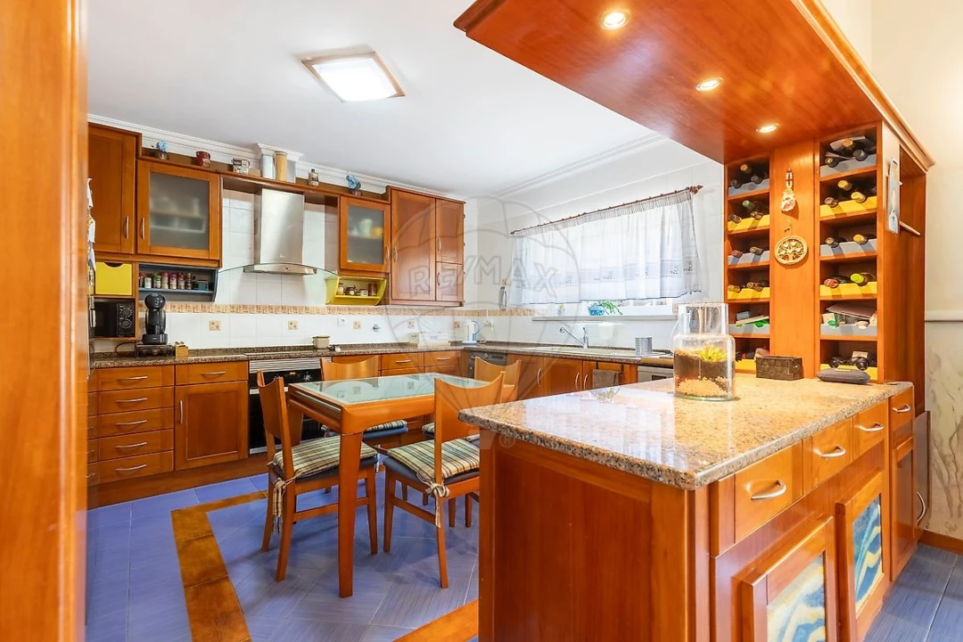 Moradia T4 para Venda em Campelos e Outeiro da Cabeça Foto 7