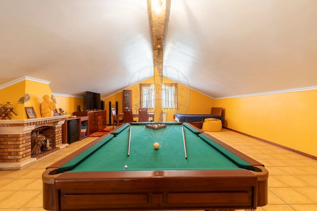 Moradia T4 para Venda em Campelos e Outeiro da Cabeça Foto 22