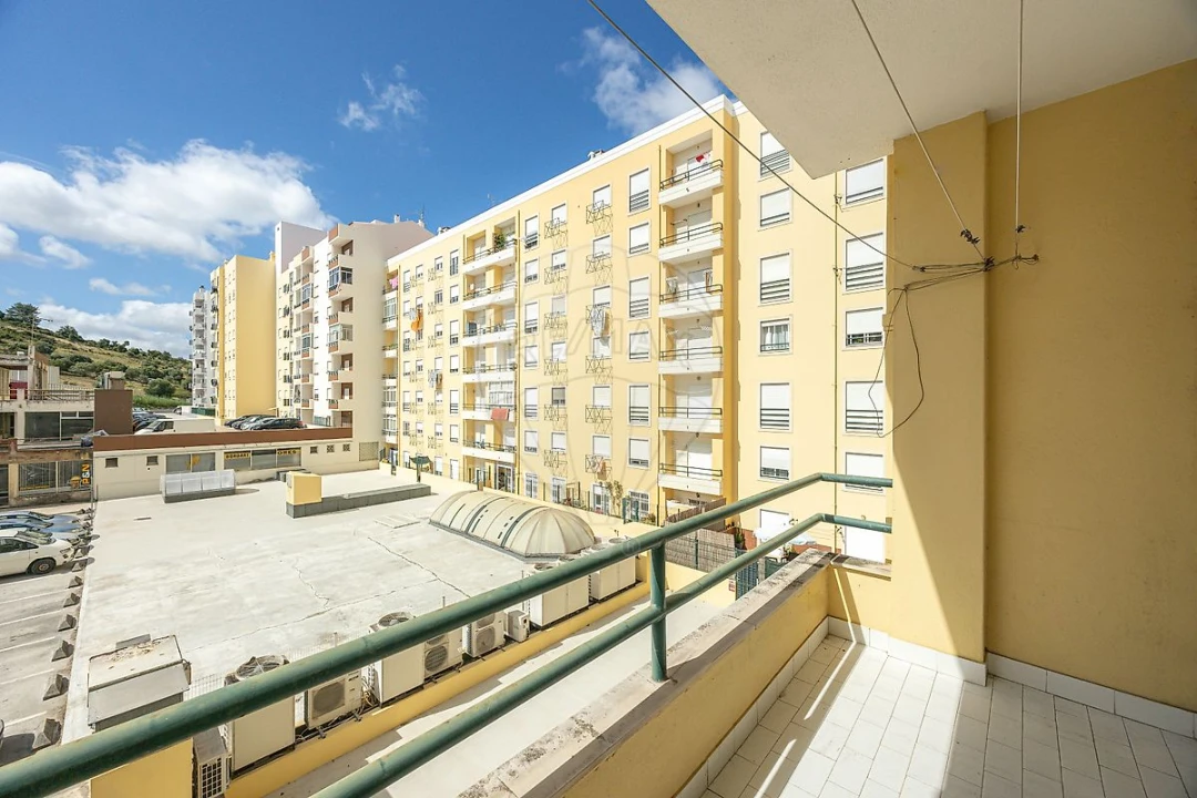 Apartamento T2 para Arrendamento em Santa Maria, São Pedro e Matacães Foto 16