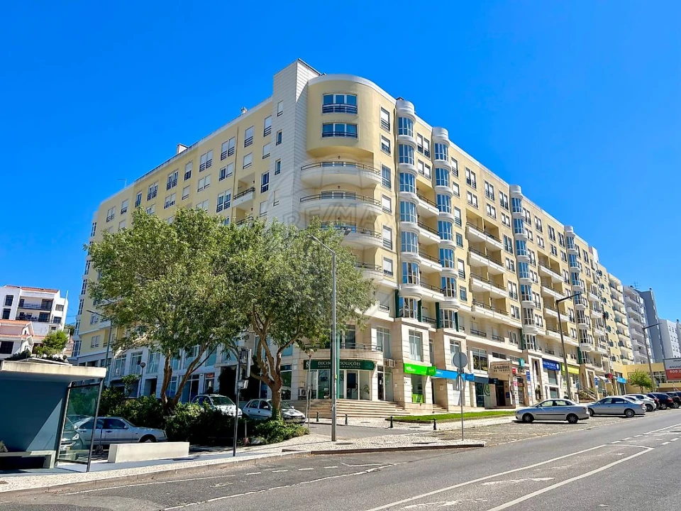 Apartamento T2 para Arrendamento em Santa Maria, São Pedro e Matacães Foto 8