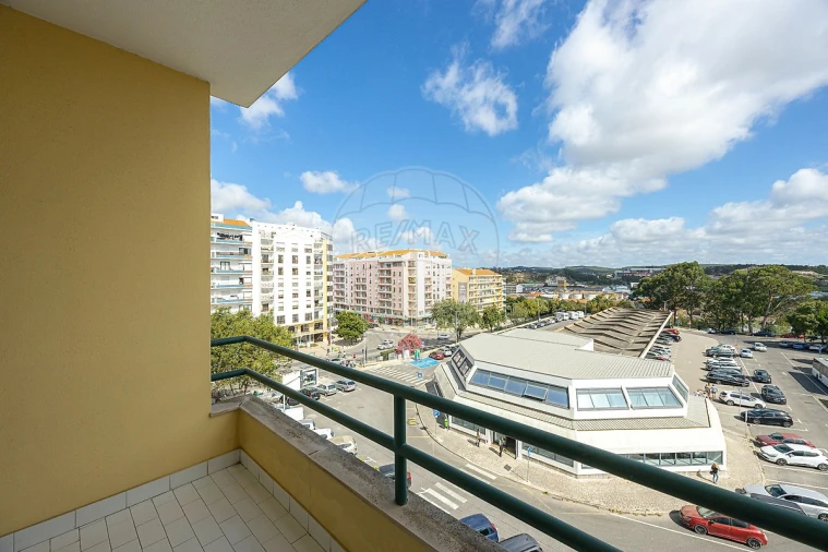 Apartamento T2 para Arrendamento em Santa Maria, São Pedro e Matacães Foto 17