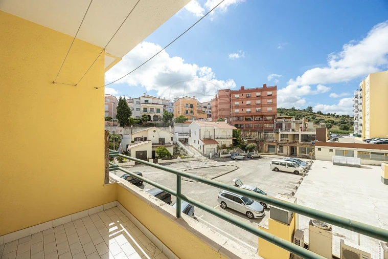 Apartamento T2 para Arrendamento em Santa Maria, São Pedro e Matacães Foto 14