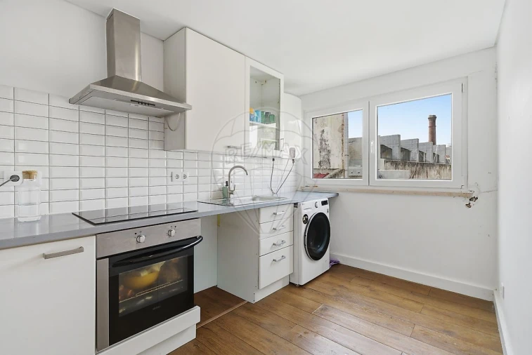 Apartamento T1 para Venda em Santa Maria, São Pedro e Matacães Foto 16