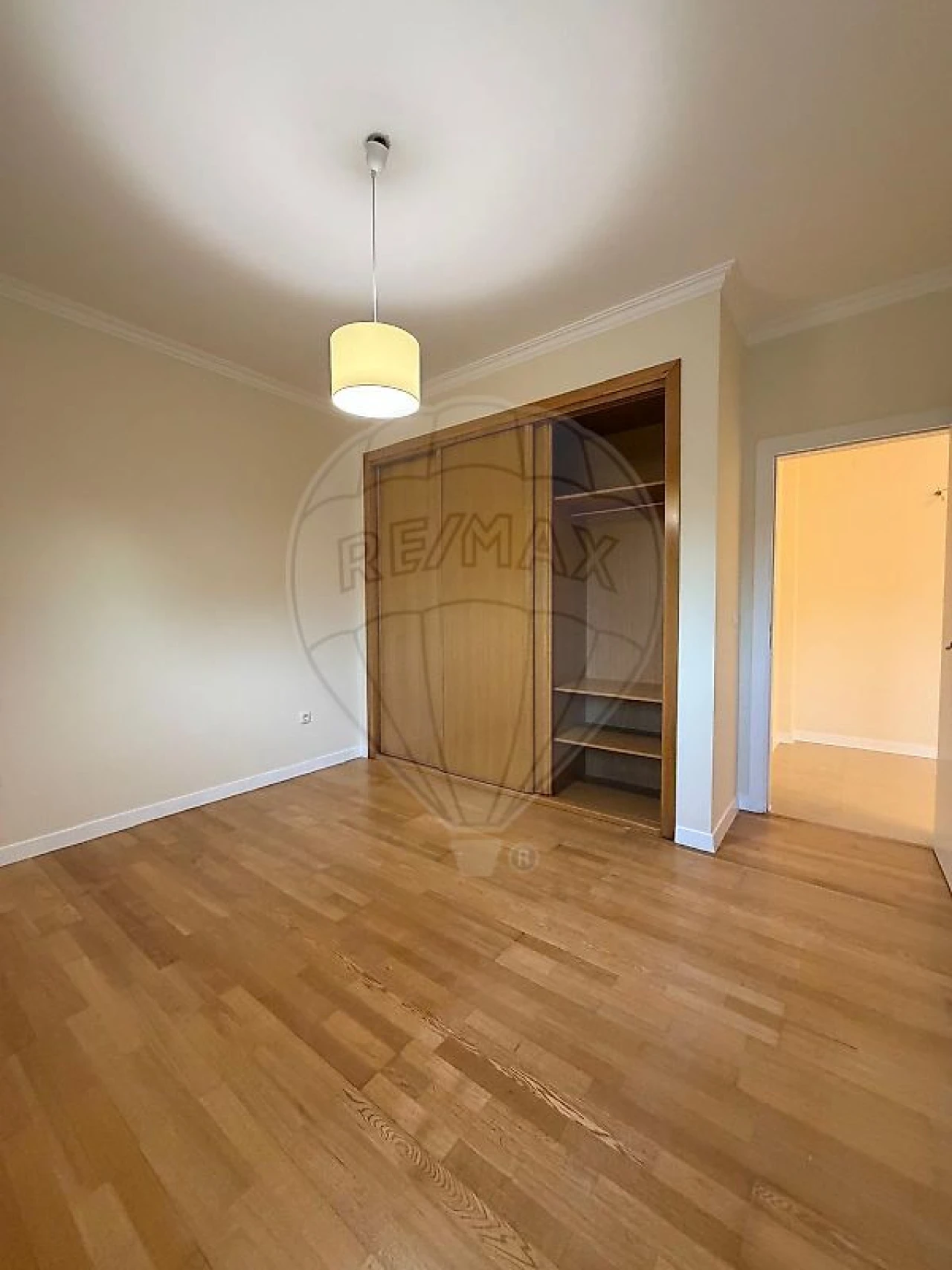 Apartamento T1 para Arrendamento em Santa Maria, São Pedro e Matacães Foto 7