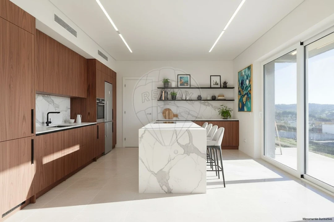 Moradia T4 para Venda em Bucelas Foto 1