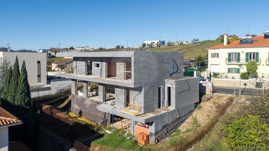 Moradia T4 para Venda em Bucelas Foto 15