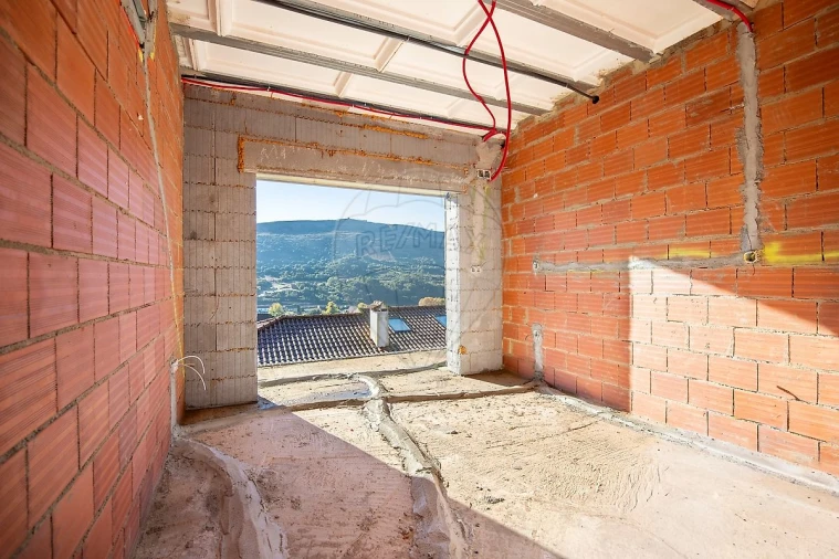 Moradia T4 para Venda em Bucelas Foto 9