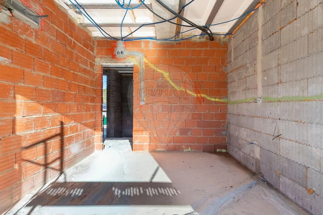 Moradia T4 para Venda em Bucelas Foto 10