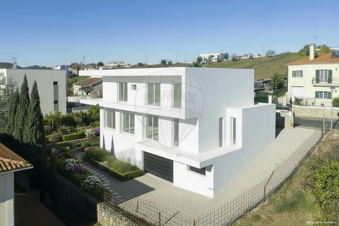 Moradia T4 para Venda em Bucelas Foto 31