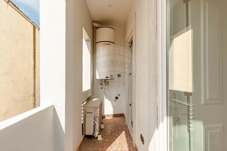 Apartamento T2 para Venda em Santa Maria Maior Foto 1