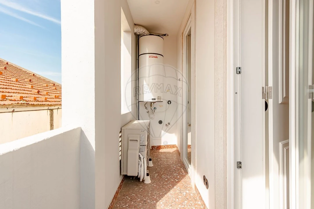 Apartamento T1 para Venda em Santa Maria Maior Foto 8