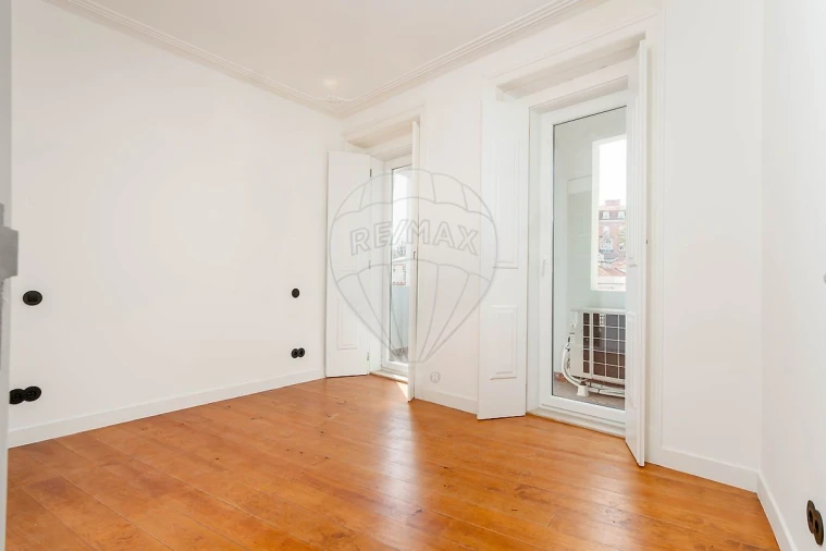 Apartamento T1 para Venda em Santa Maria Maior Foto 4