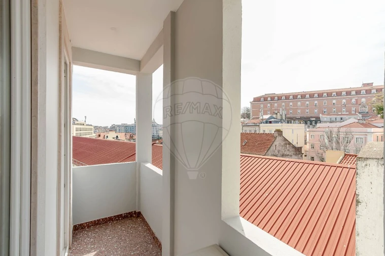 Apartamento T1 para Venda em Santa Maria Maior Foto 9