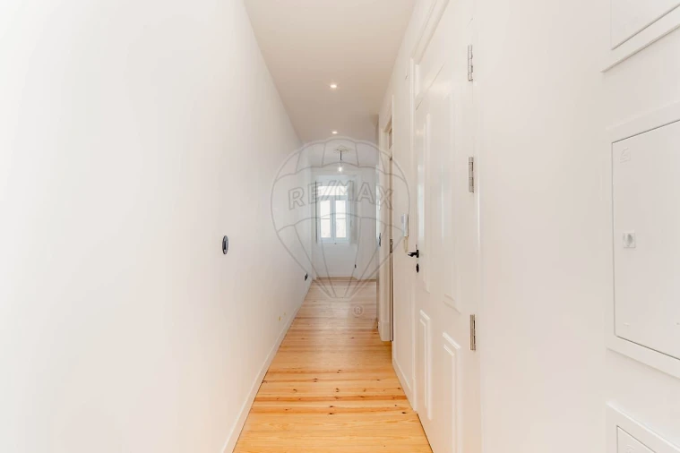 Apartamento T1 para Venda em Santa Maria Maior Foto 19