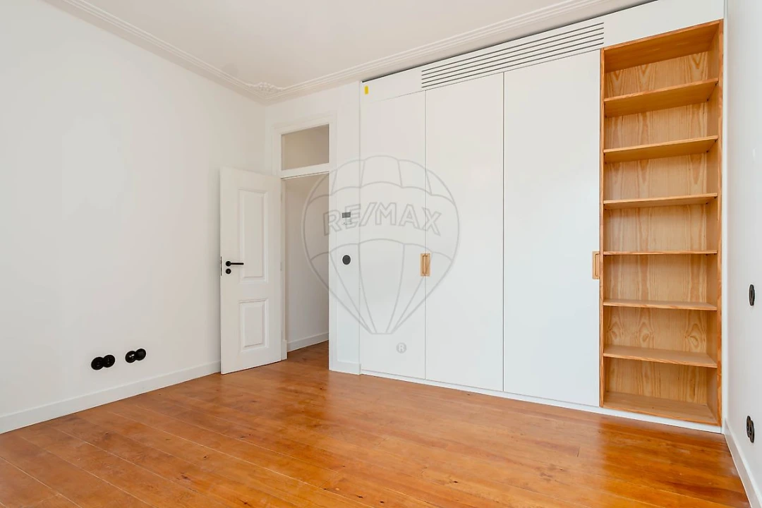 Apartamento T1 para Venda em Santa Maria Maior Foto 2