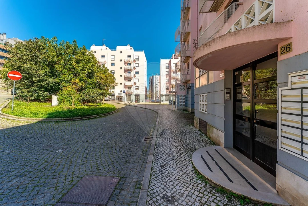 Apartamento T2 para Arrendamento em Olivais Foto 2