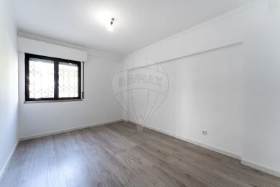 Apartamento T2 para Arrendamento em Olivais