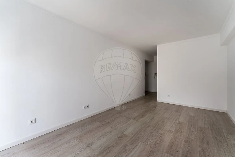 Apartamento T2 para Arrendamento em Olivais Foto 3