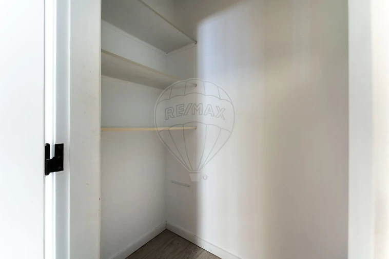 Apartamento T2 para Arrendamento em Olivais Foto 6