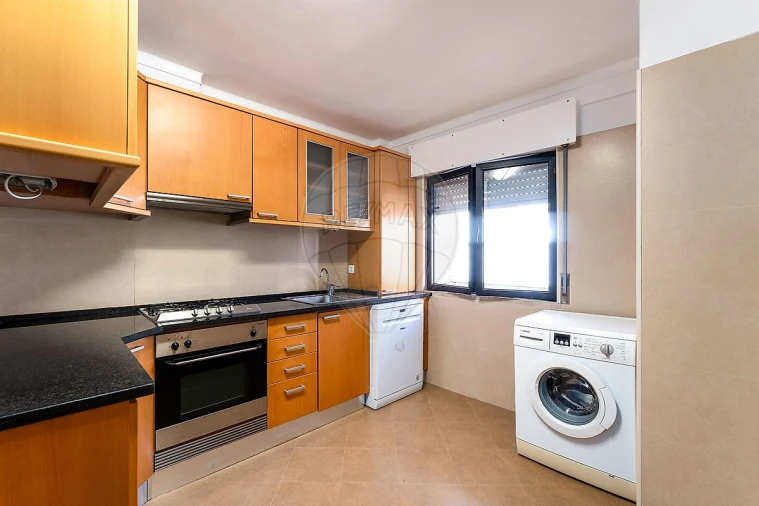 Apartamento T2 para Arrendamento em Olivais Foto 4