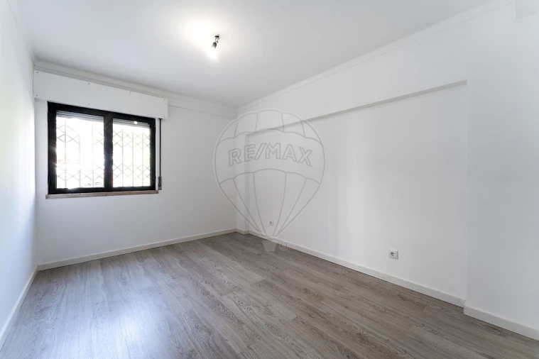 Apartamento T2 para Arrendamento em Olivais Foto 7