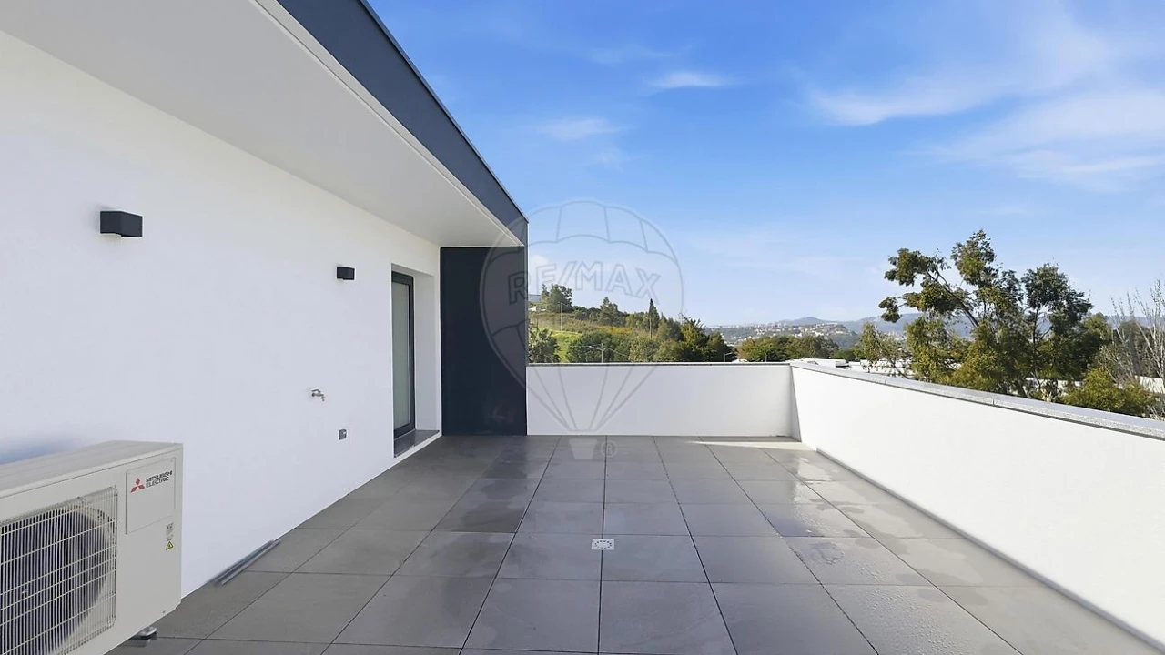 Moradia T5 para Venda em Santa Iria de Azoia, São João da Talha e Bobadela Foto 25